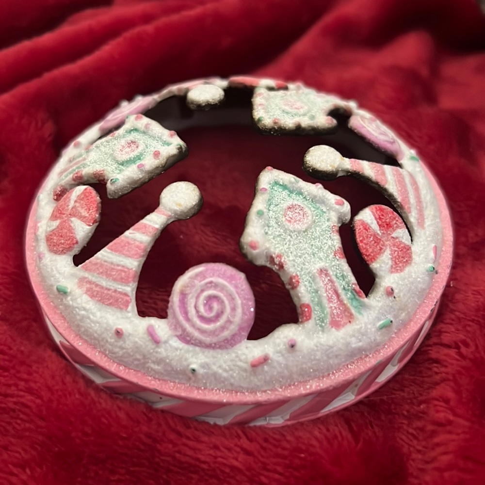 yankee candle RARE 2012 sugar plum village Illuma Lid
